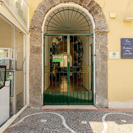 לינה וארוחת בוקר La Piazzetta