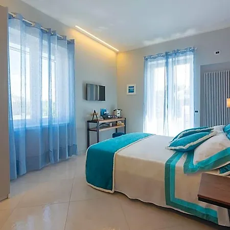 La Piazzetta לינה וארוחת בוקר 4*