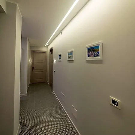 La Piazzetta 4*