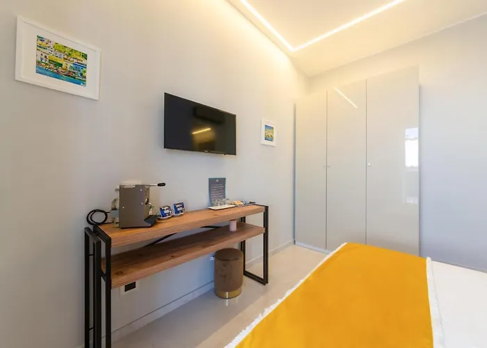 住宿加早餐酒店 La Piazzetta 伊斯基亚