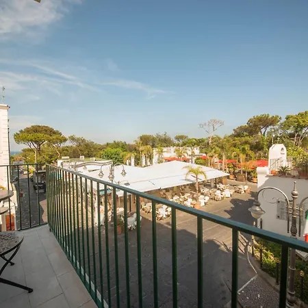La Piazzetta Ísquia