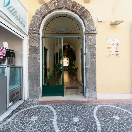 La Piazzetta Искья