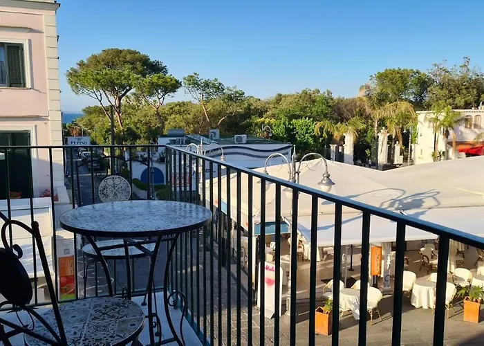 Alojamento de Acomodação e Pequeno-almoço La Piazzetta 4*