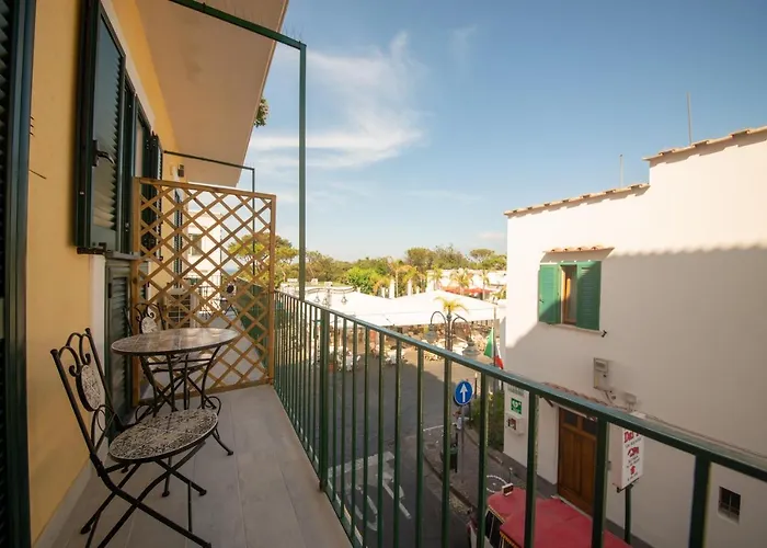 Alojamento de Acomodação e Pequeno-almoço La Piazzetta Ísquia