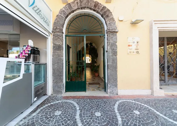 La Piazzetta Ísquia